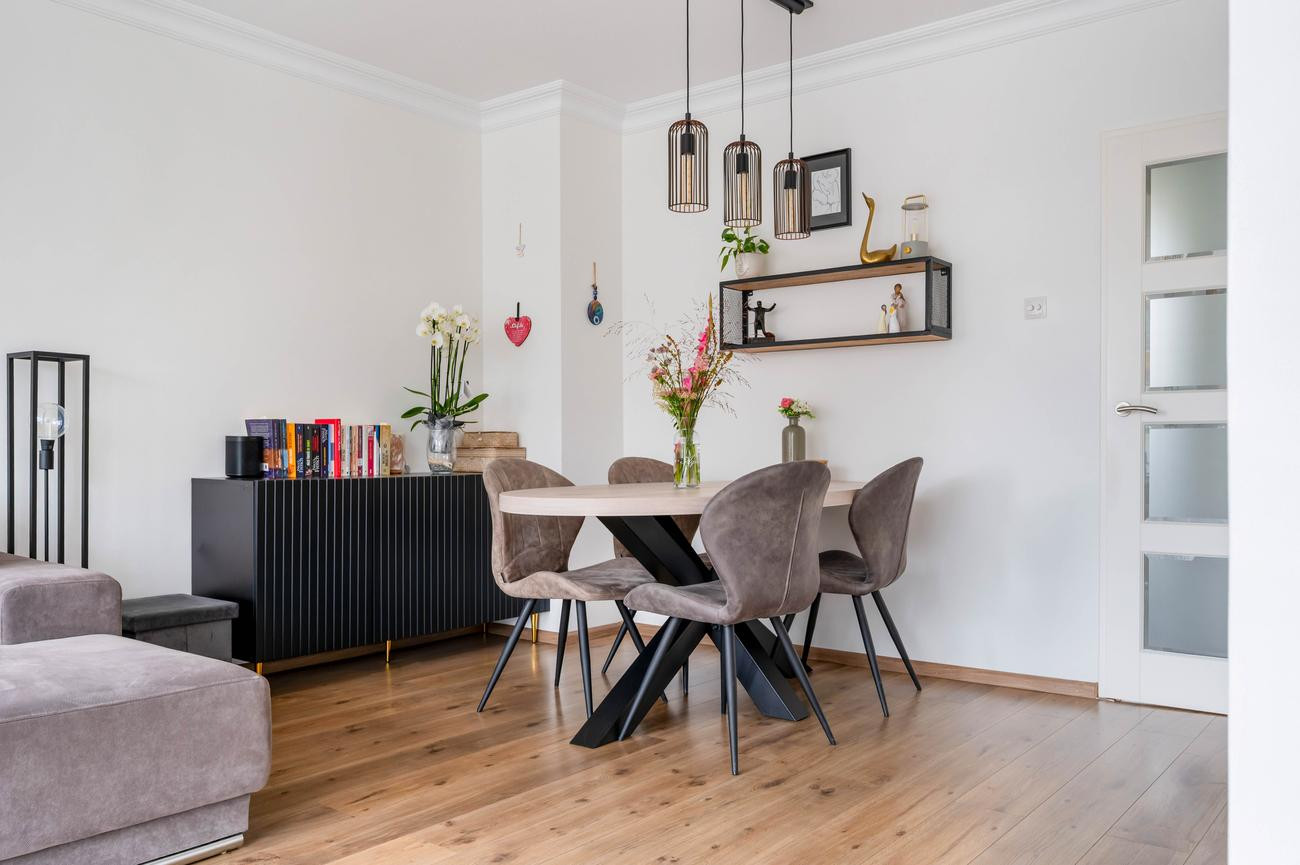 Tussenwoning te koop: Haringvlietstraat 4, Dordrecht