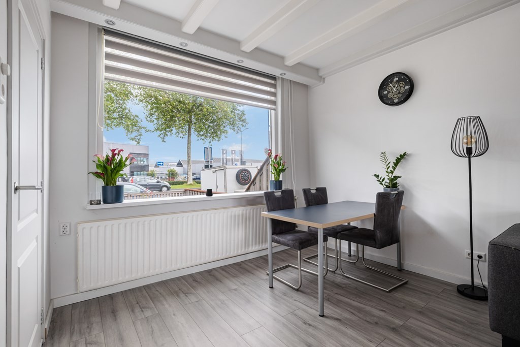Tussenwoning te koop: Merwedestraat 157, Dordrecht