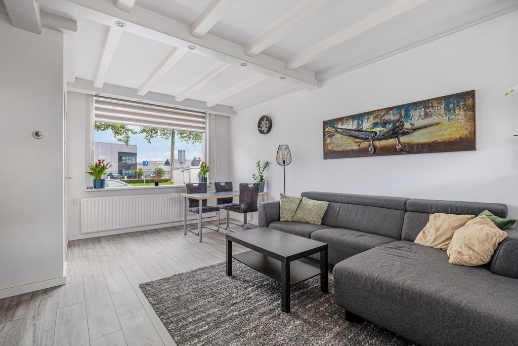 Tussenwoning te koop: Merwedestraat 157, Dordrecht