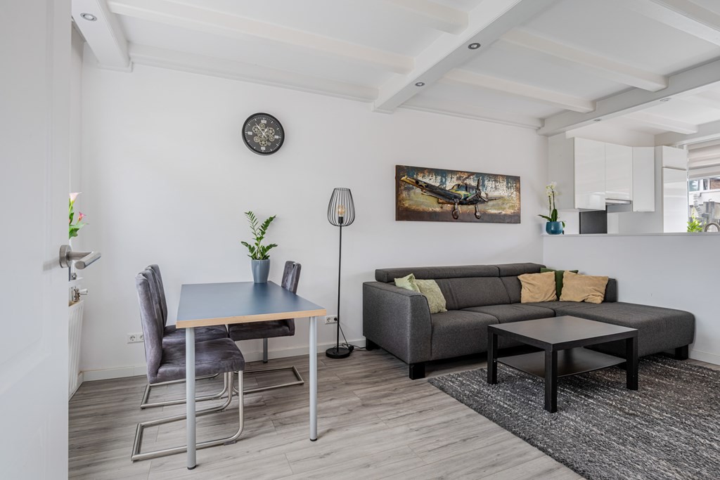 Tussenwoning te koop: Merwedestraat 157, Dordrecht