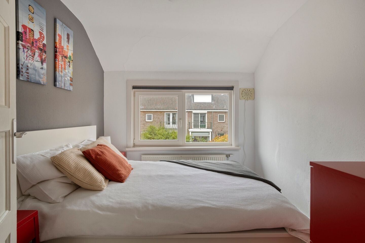 Tussenwoning te koop: Van Manderstraat 18, Dordrecht