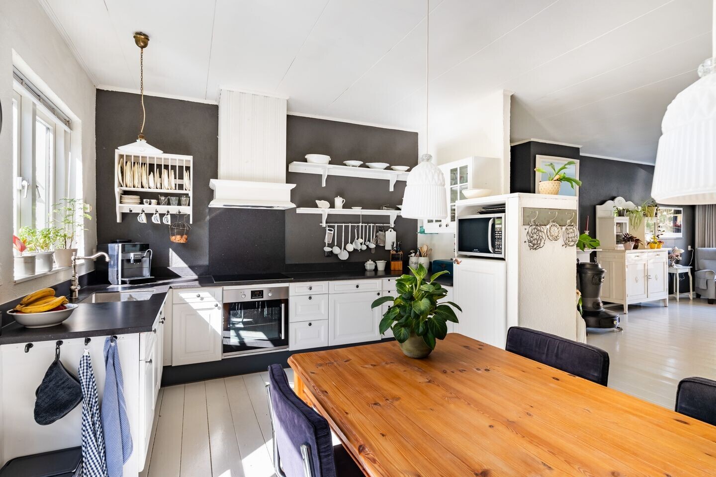 Tussenwoning te koop: Zuidendijk 49, Dordrecht