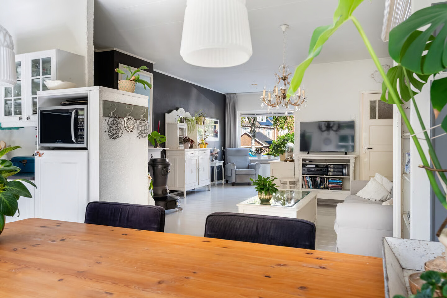 Tussenwoning te koop: Zuidendijk 49, Dordrecht