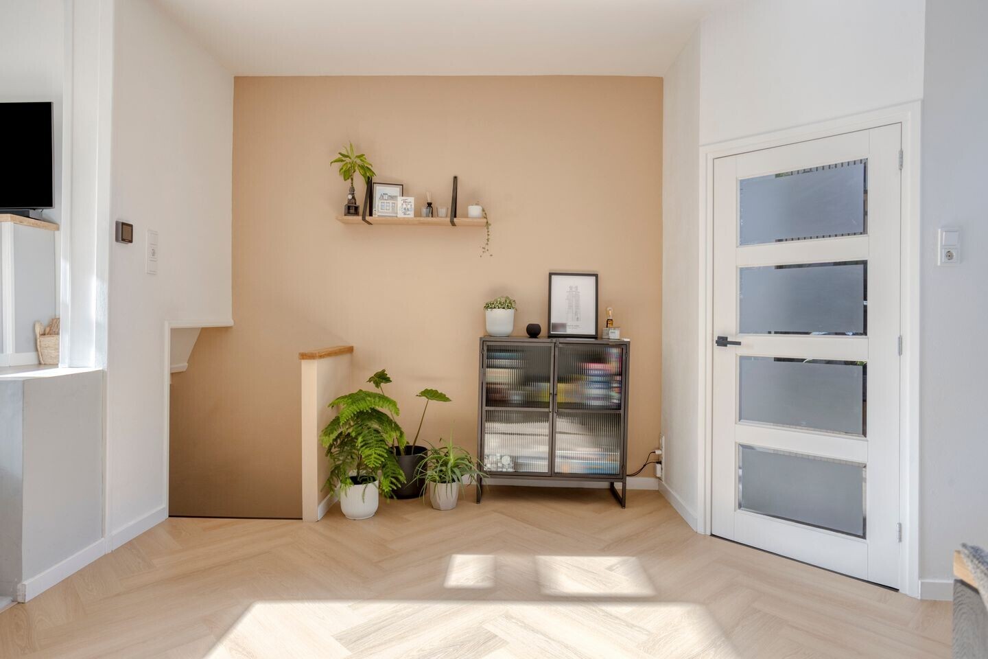 Twee-onder-één-kap te koop: Zuidendijk 71, Dordrecht