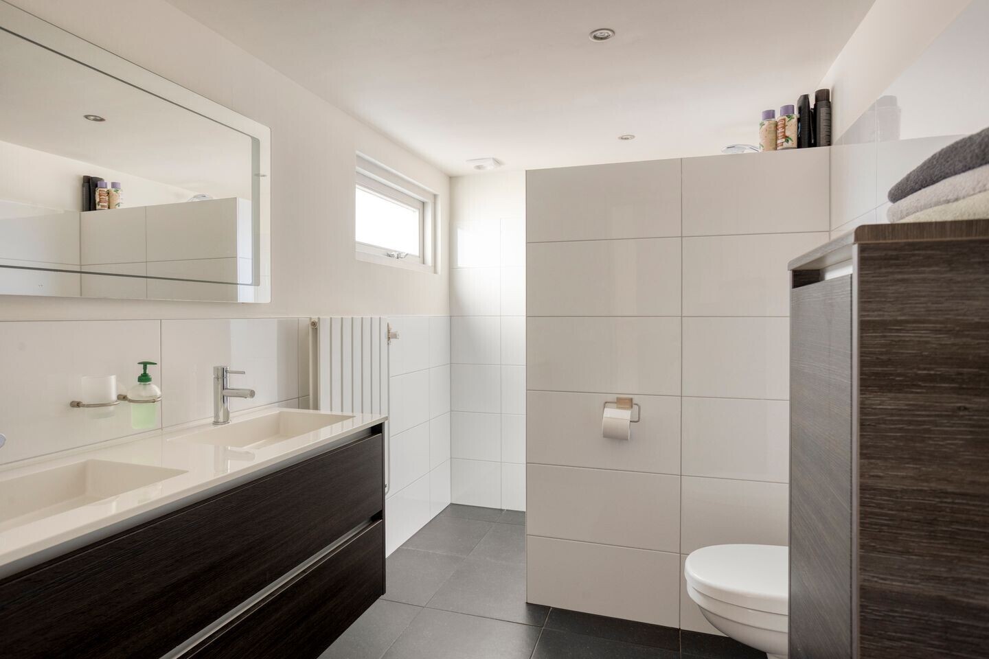 Twee-onder-één-kap te koop: Zuidendijk 71, Dordrecht