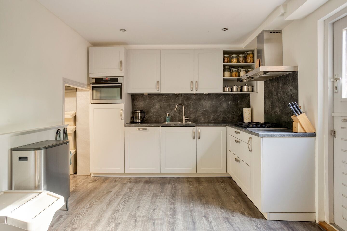 Twee-onder-één-kap te koop: Zuidendijk 71, Dordrecht