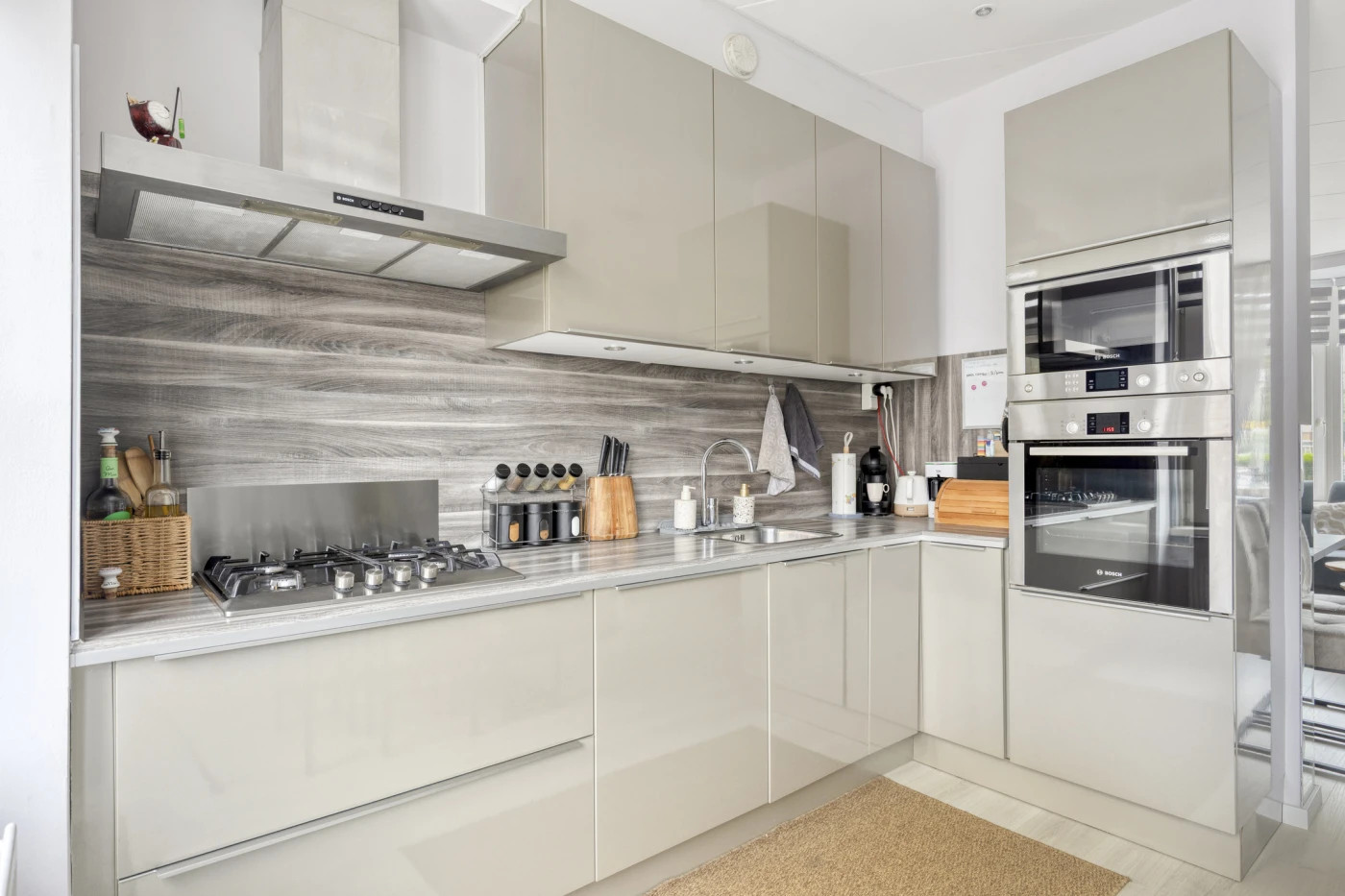 Tussenwoning te koop: Viottakade 94, Dordrecht