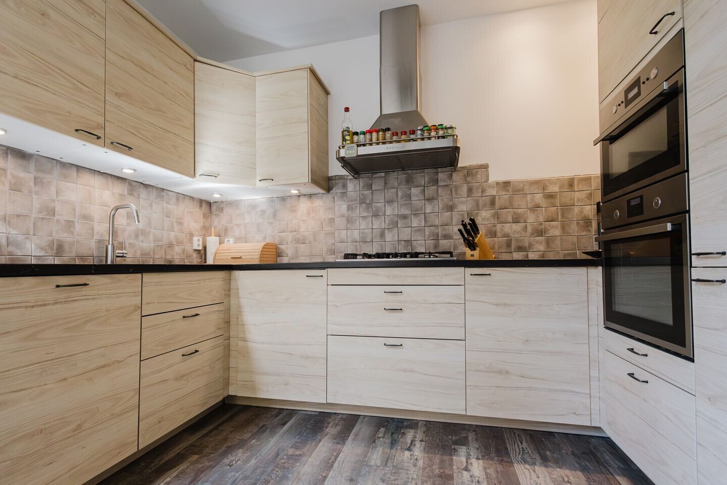 Tussenwoning te koop: Mauritsweg 13, Dordrecht