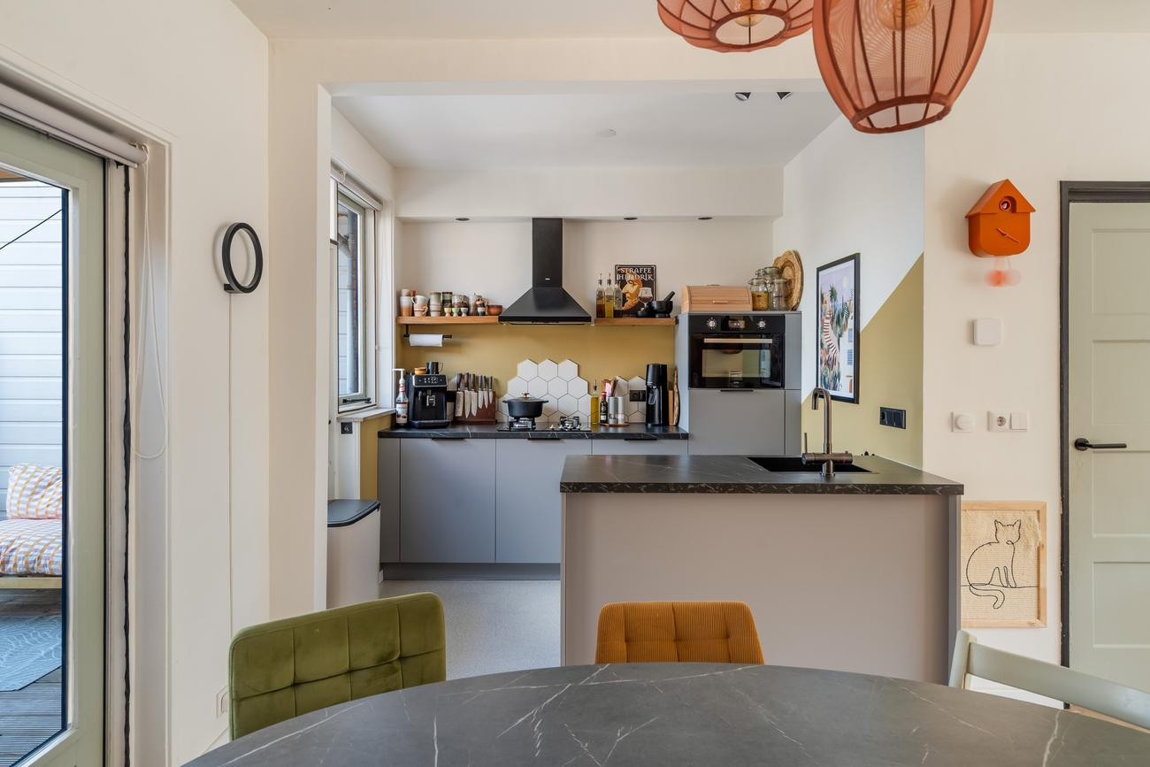 Hoekwoning te koop: Saksen-Weimarstraat 7, Dordrecht