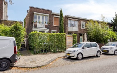 J.J.A. Goeverneurstraat 2