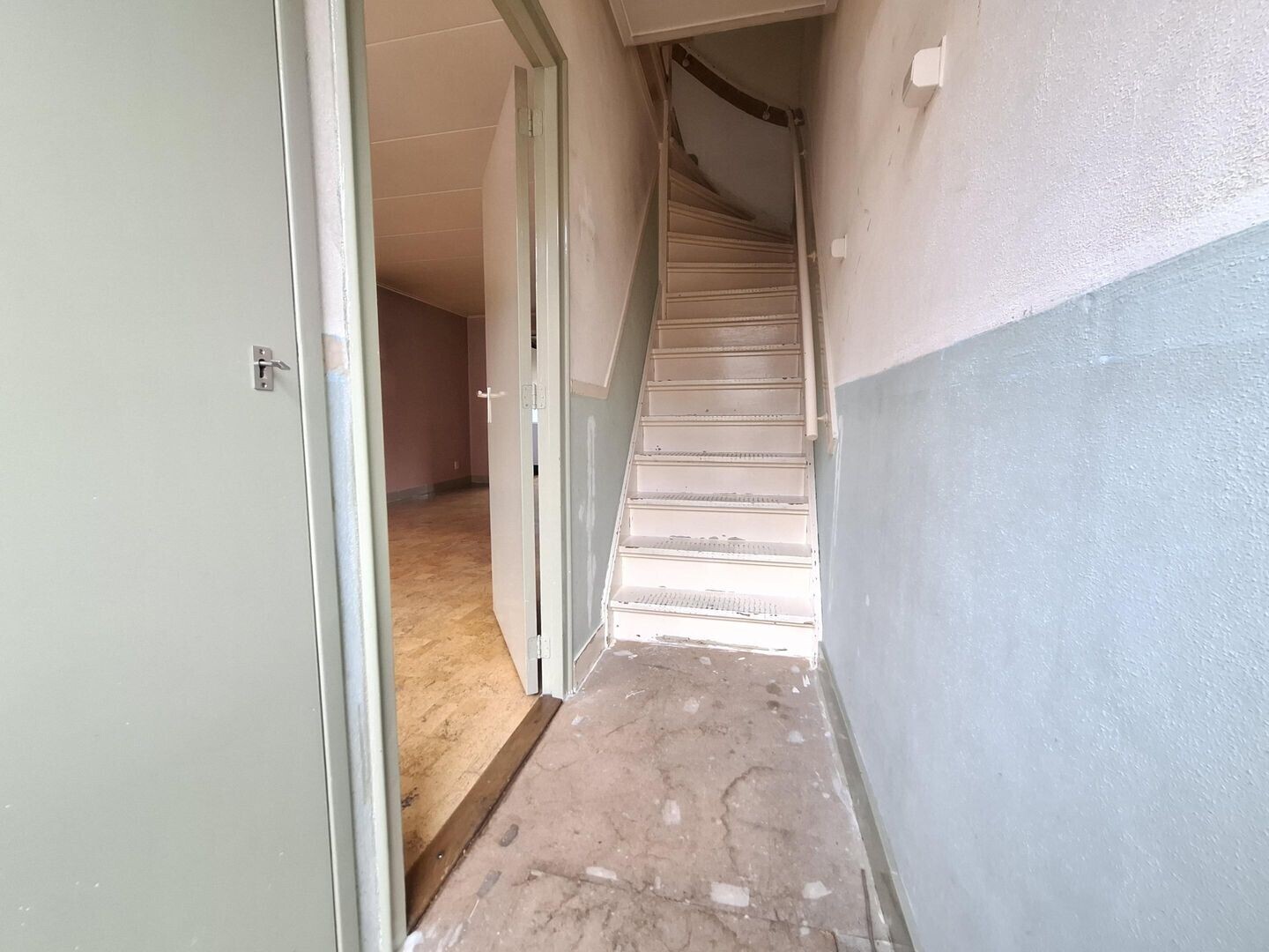 Tussenwoning te koop: Van Blanckenburgstraat 12, Dordrecht