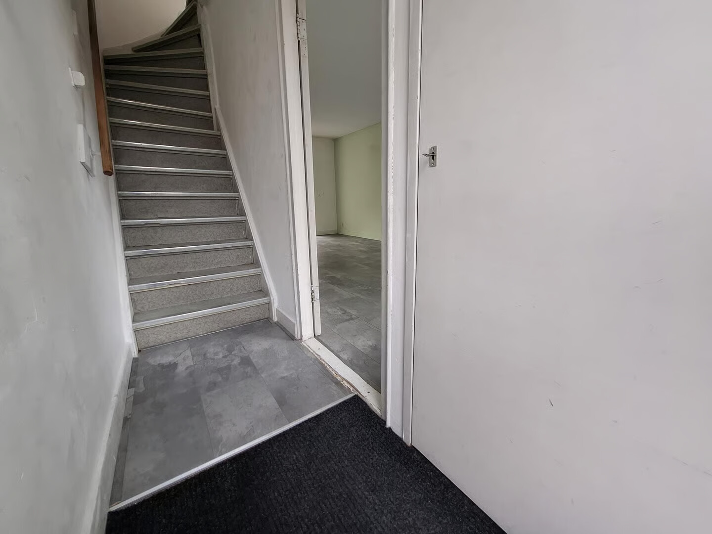 Tussenwoning te koop: Verhulststraat 6, Dordrecht
