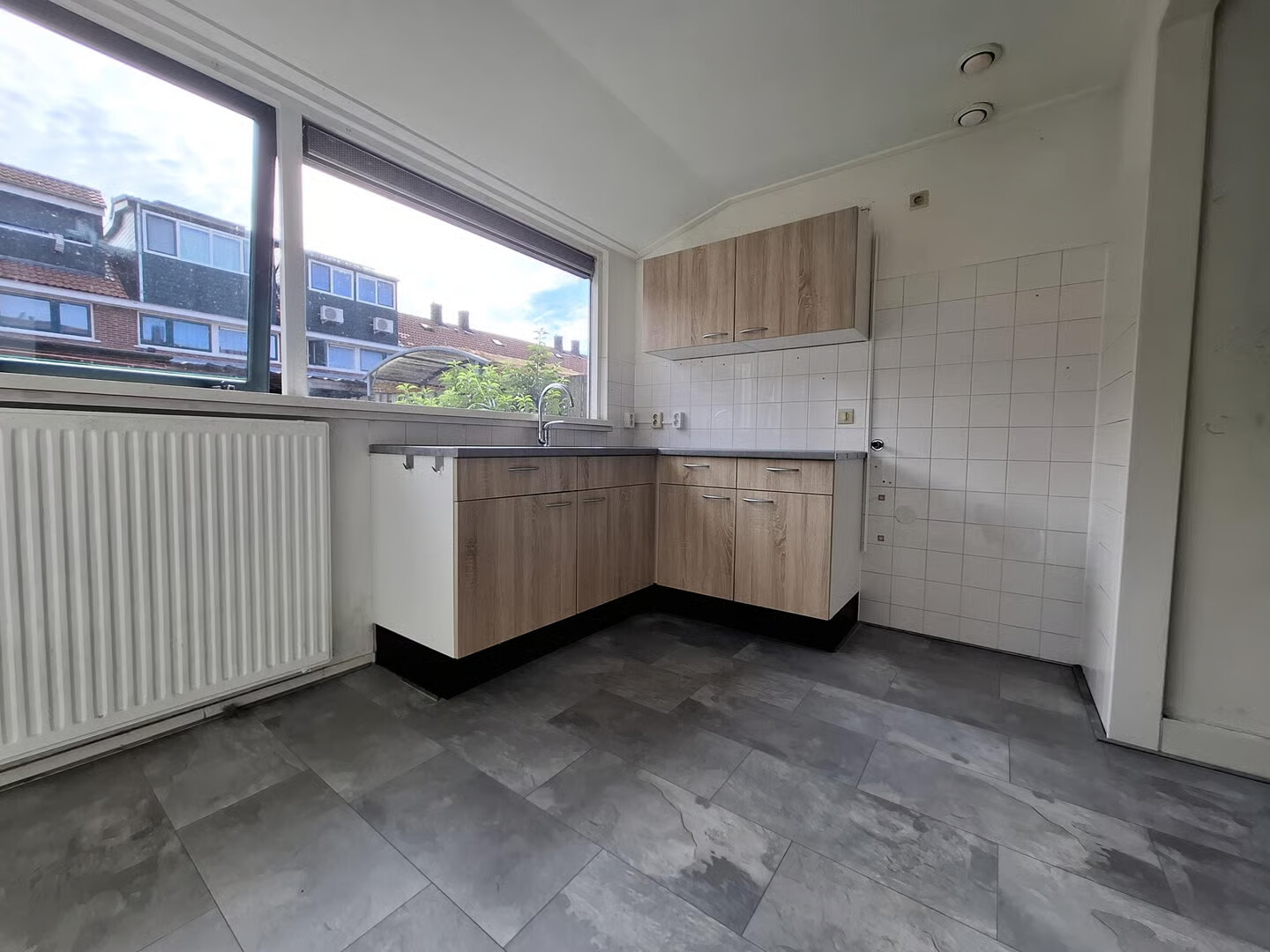Tussenwoning te koop: Verhulststraat 6, Dordrecht
