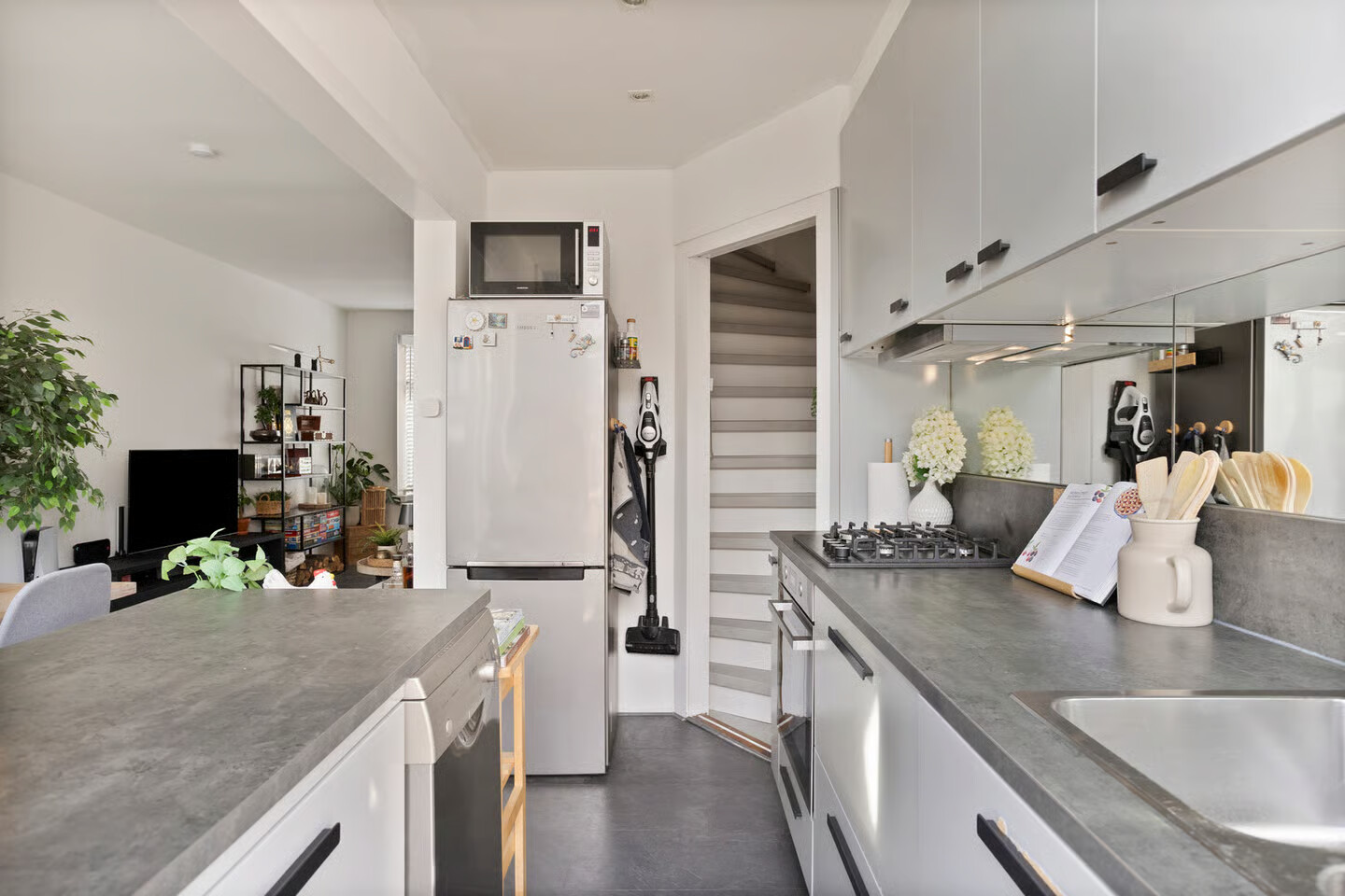 Tussenwoning te koop: Verhulststraat 76, Dordrecht