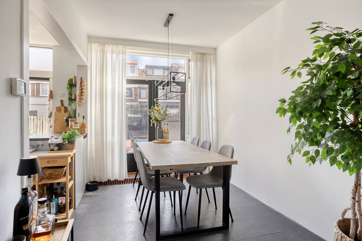 Tussenwoning te koop: Verhulststraat 76, Dordrecht