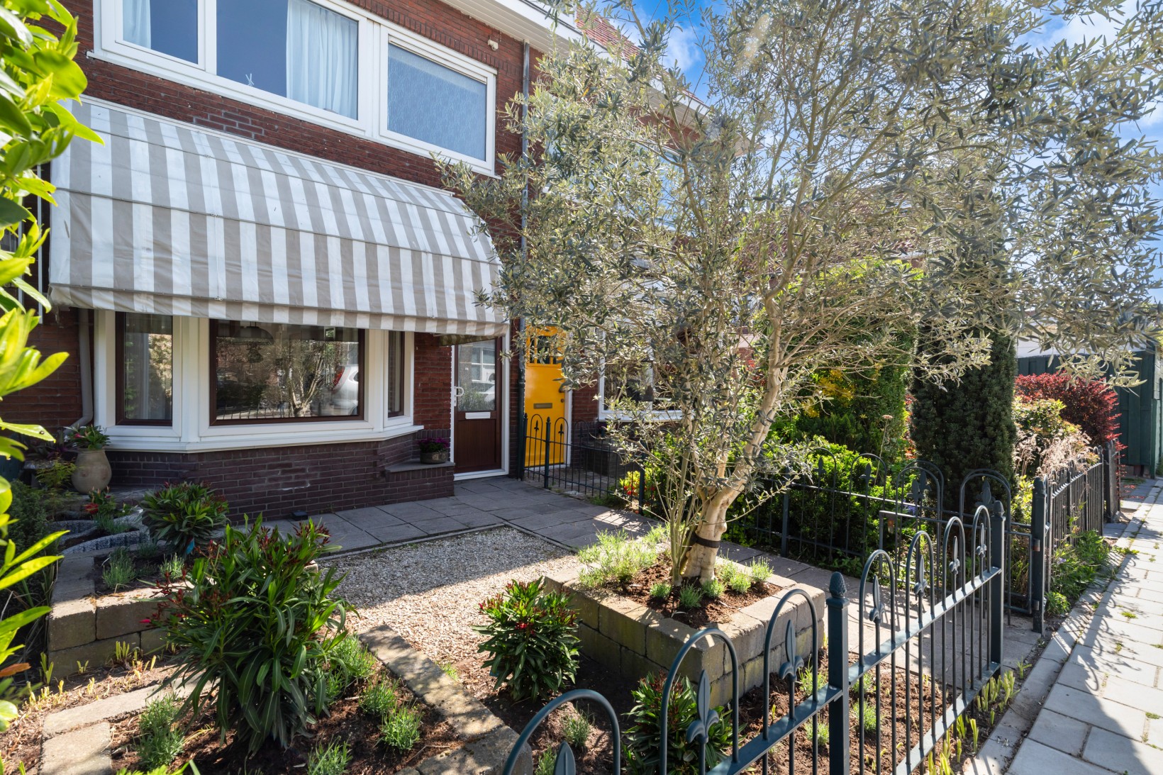 Tussenwoning te koop: Brederodestraat 6, Dordrecht
