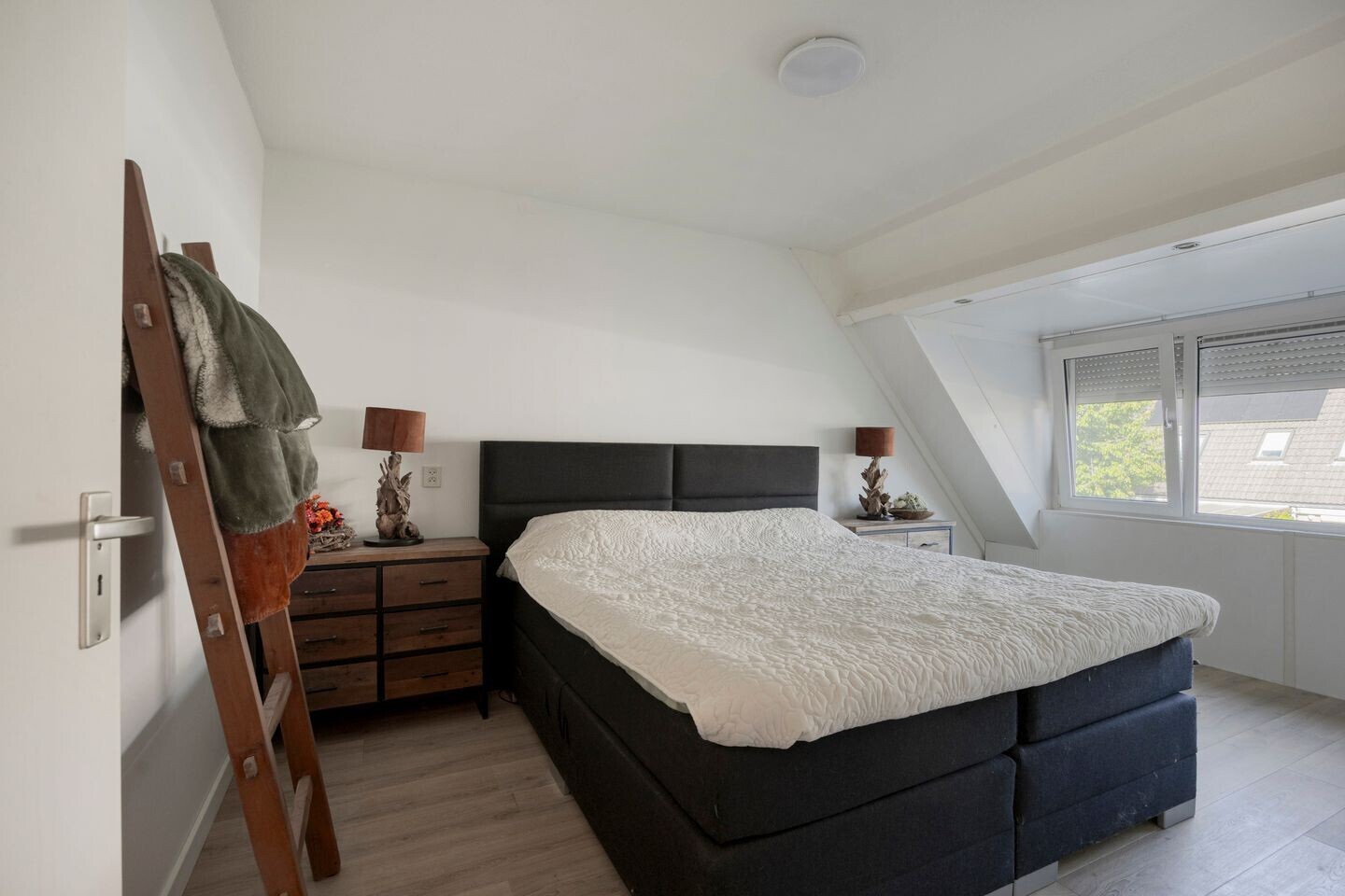 Tussenwoning te koop: Simon Vestdijk-erf 66, Dordrecht