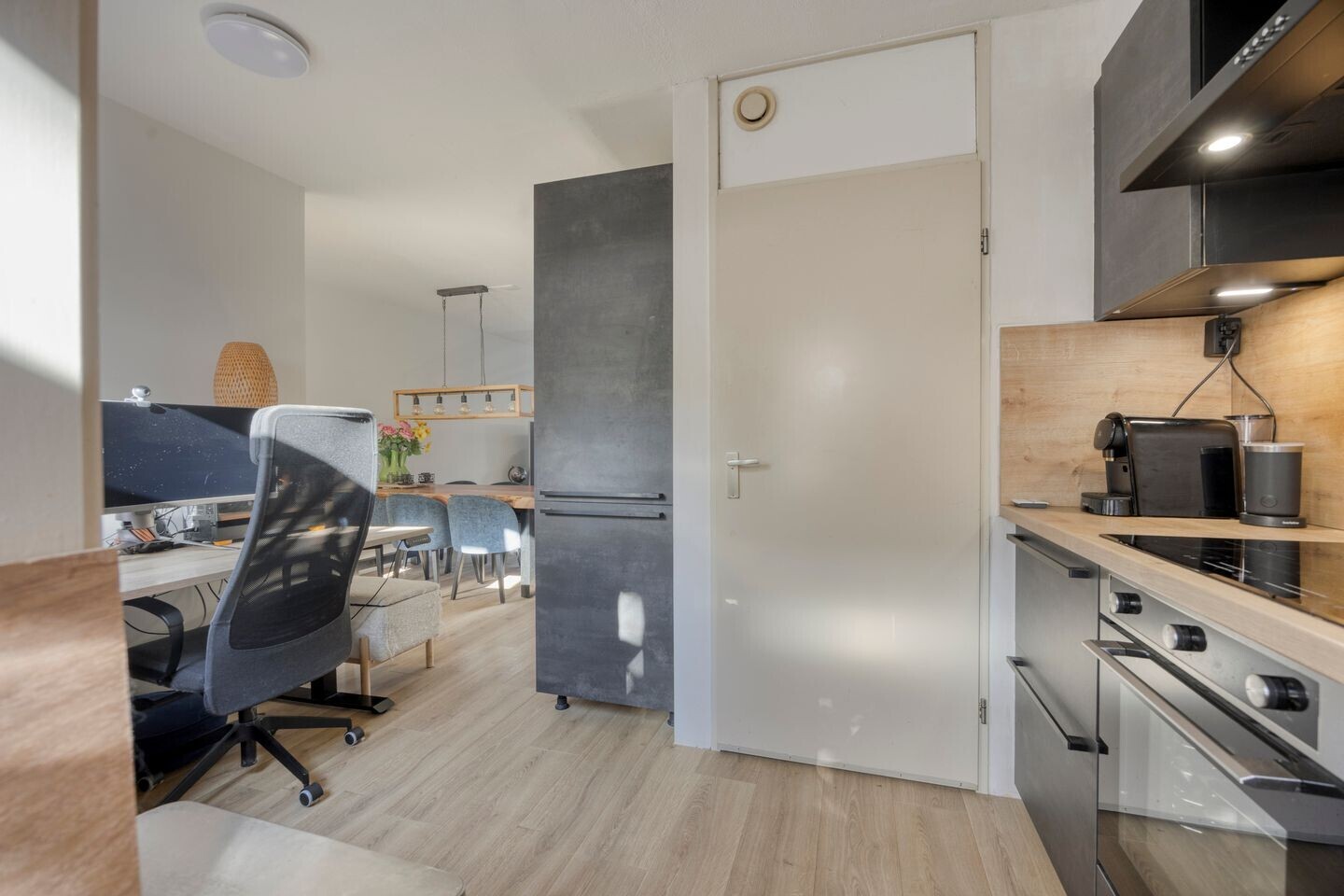 Tussenwoning te koop: Simon Vestdijk-erf 66, Dordrecht