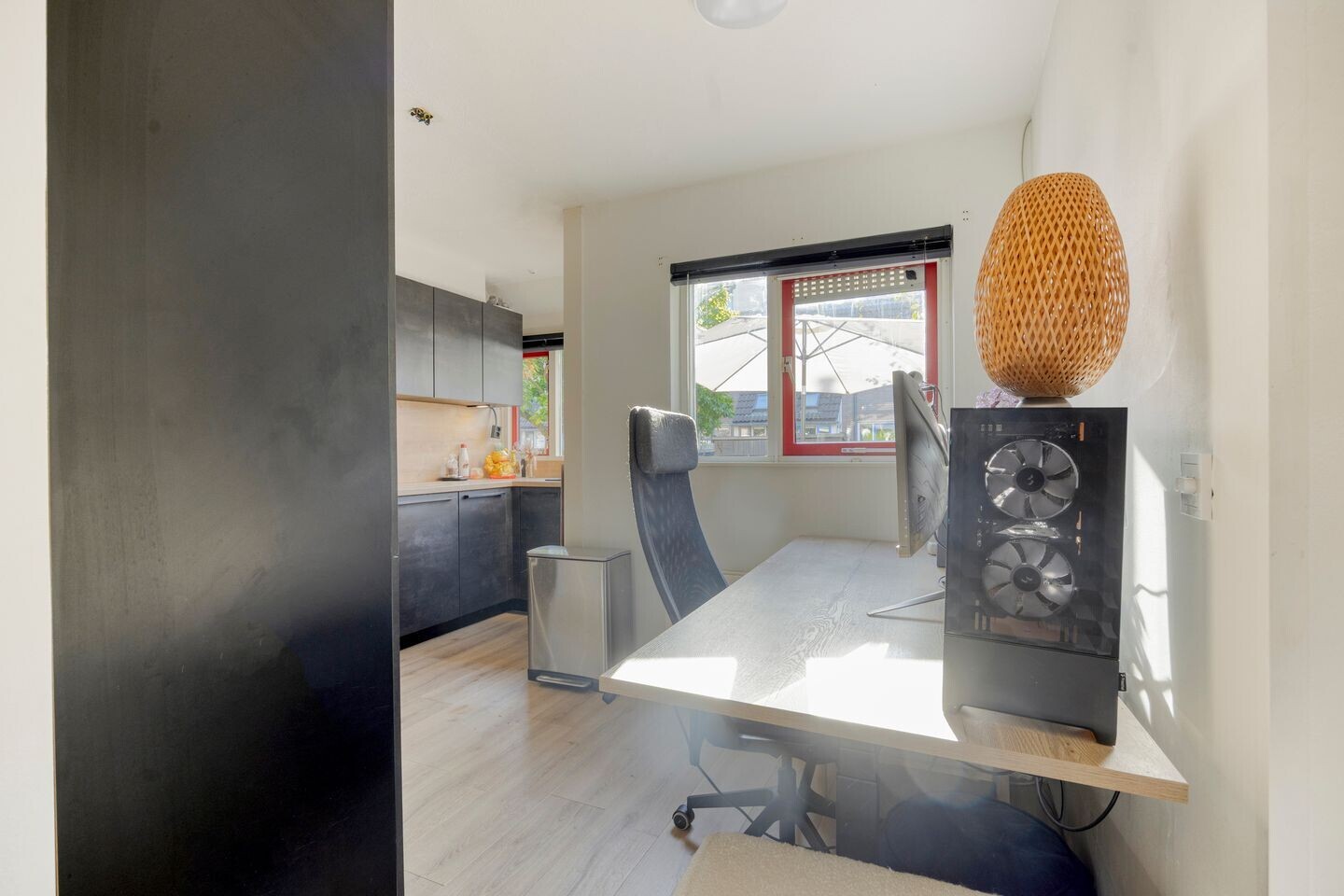Tussenwoning te koop: Simon Vestdijk-erf 66, Dordrecht
