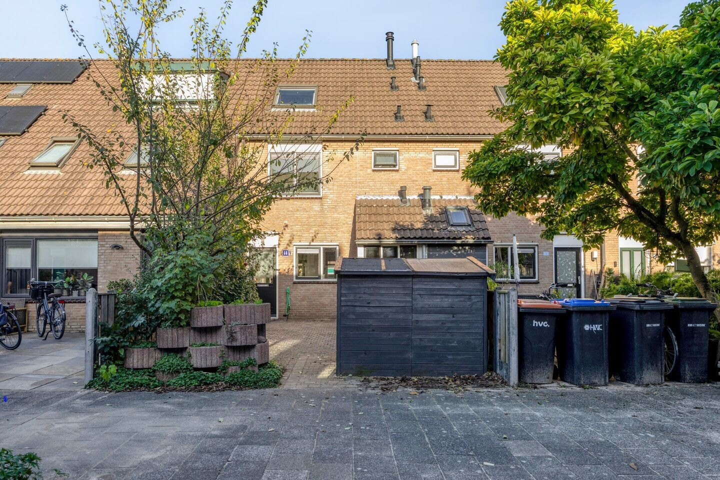Tussenwoning te koop: Simon Vestdijk-erf 66, Dordrecht