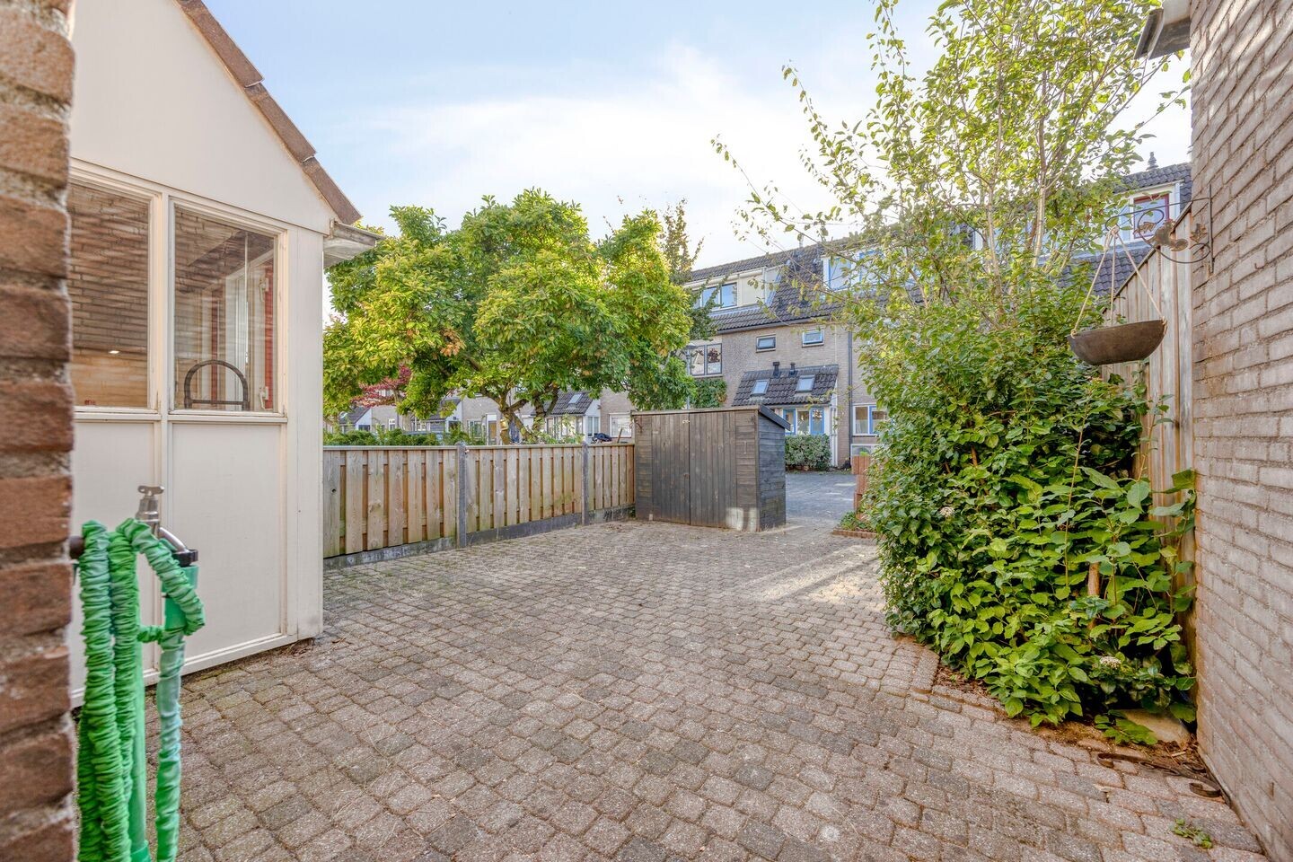 Tussenwoning te koop: Simon Vestdijk-erf 66, Dordrecht