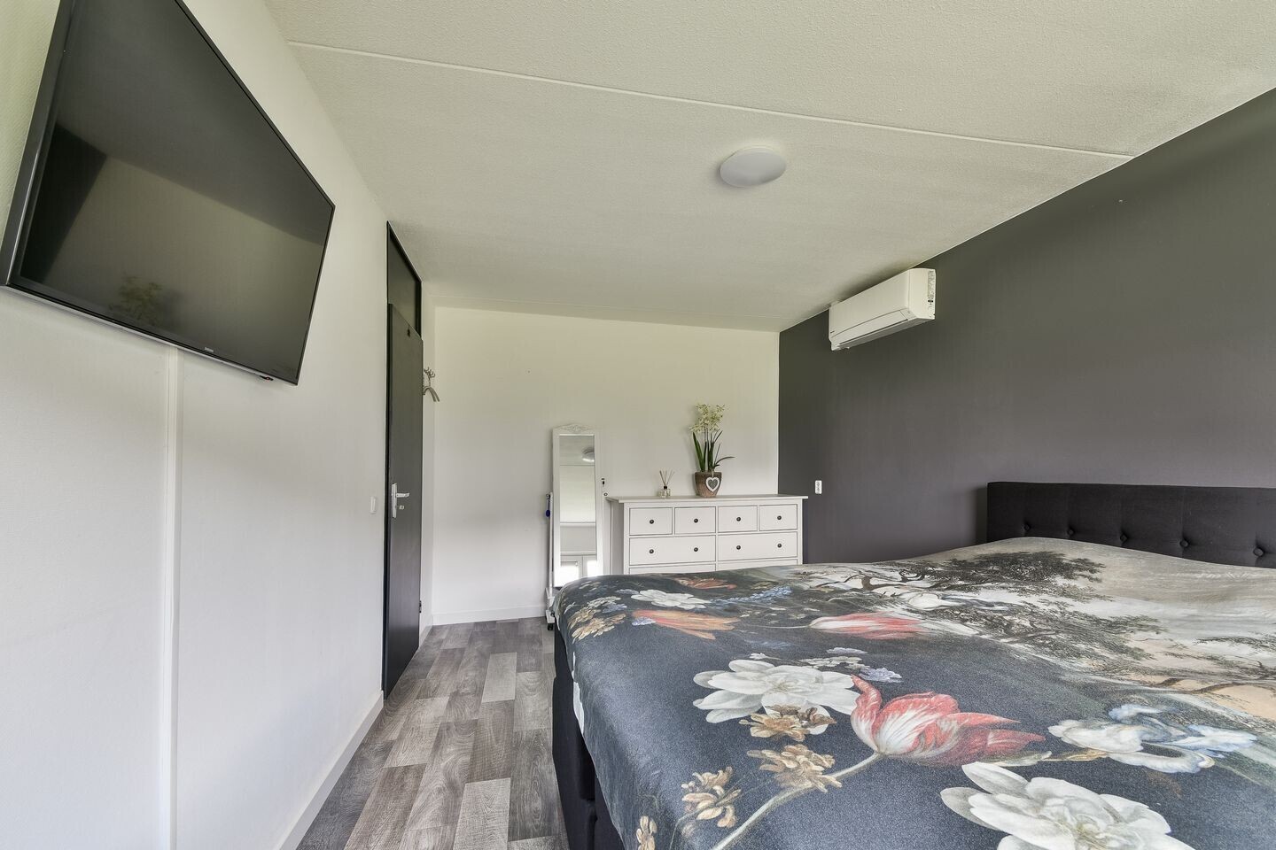 Hoekwoning te koop: Van Ravesteyn-erf 144, Dordrecht