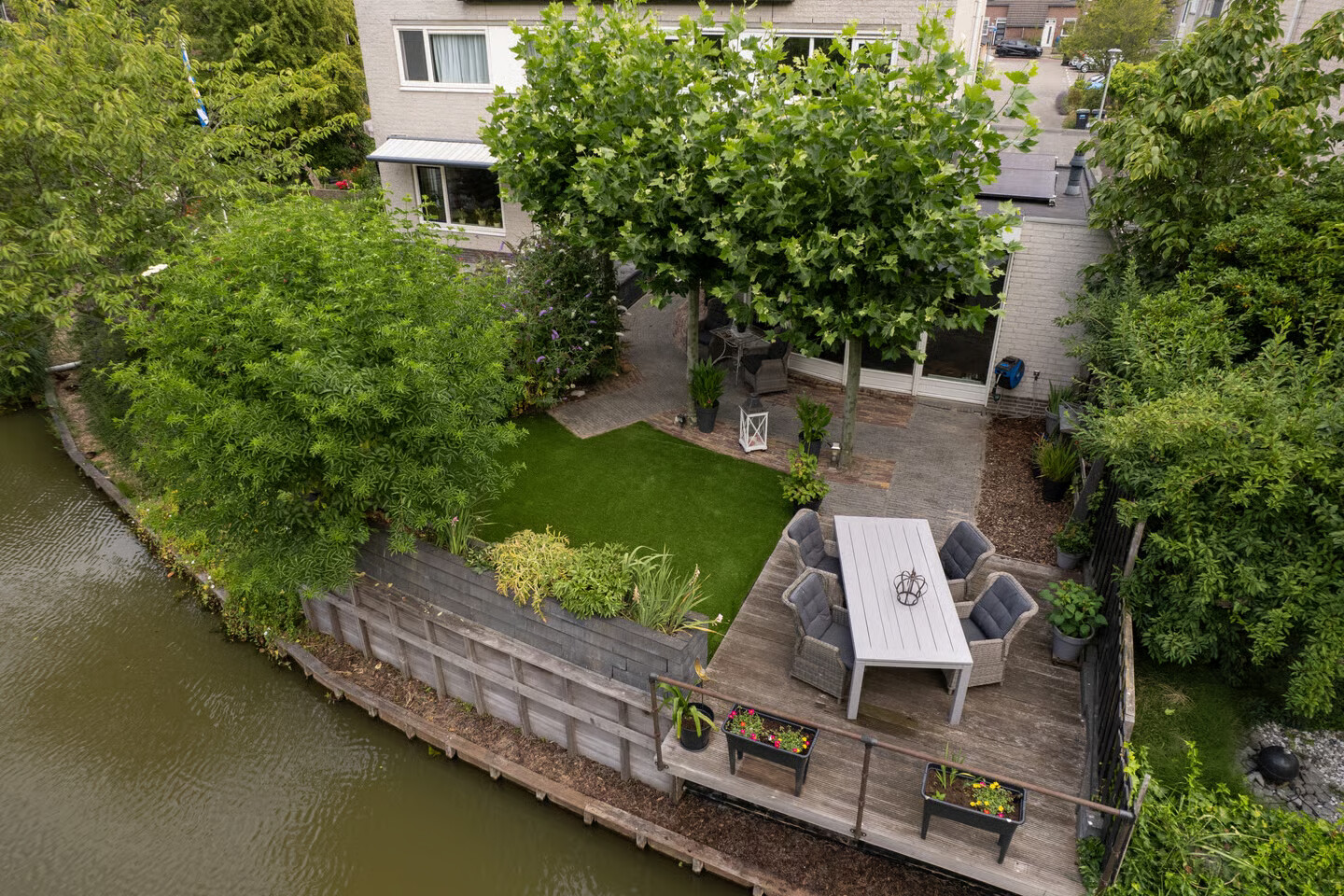 Tussenwoning te koop: Aletta Jacobs-erf 48, Dordrecht