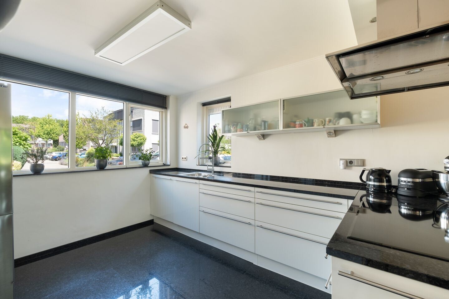 Tussenwoning te koop: Aletta Jacobs-erf 48, Dordrecht