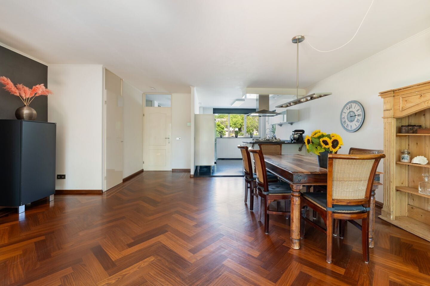 Tussenwoning te koop: Aletta Jacobs-erf 48, Dordrecht
