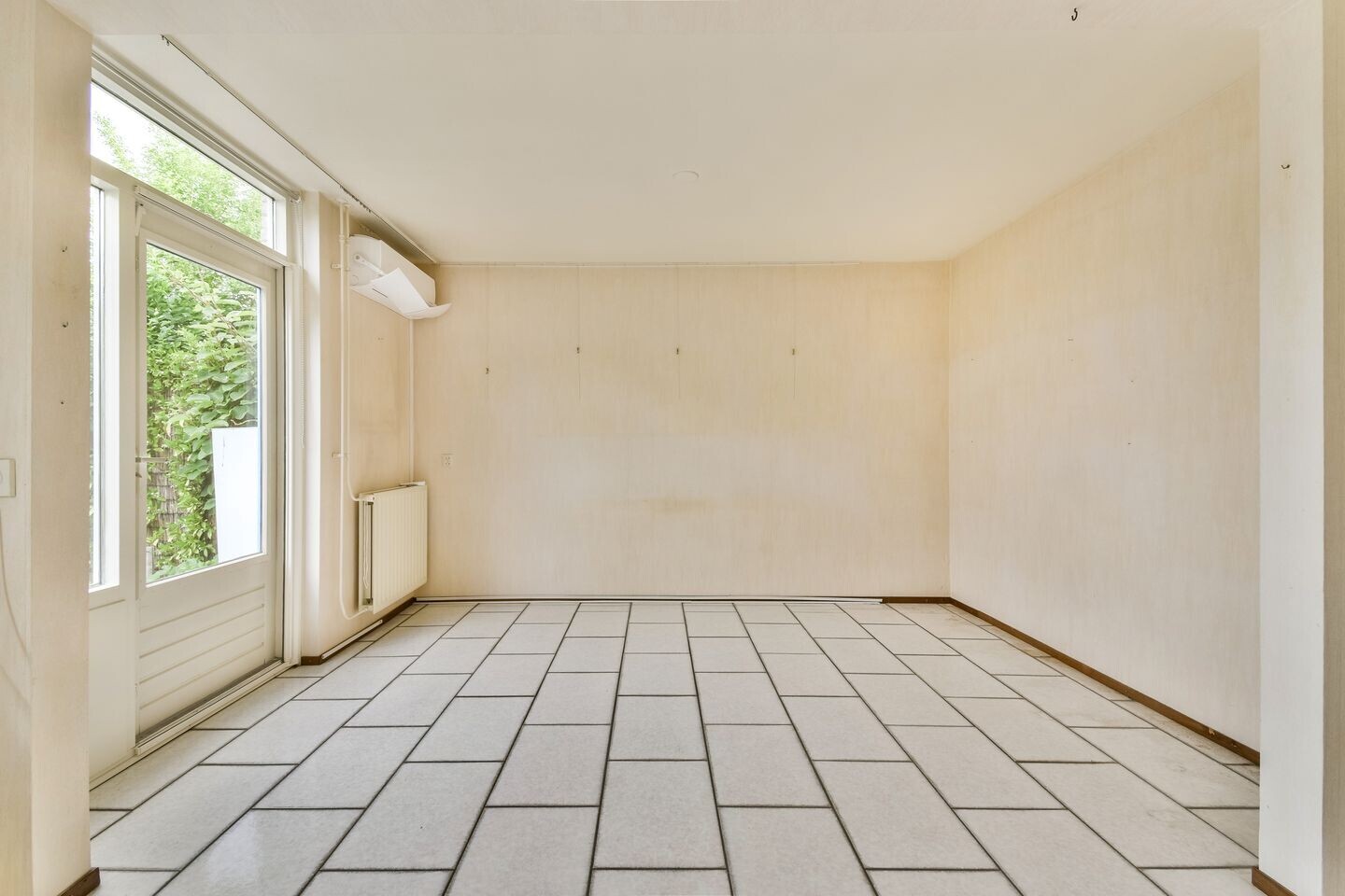 Tussenwoning te koop: Johanna Naber-erf 176, Dordrecht