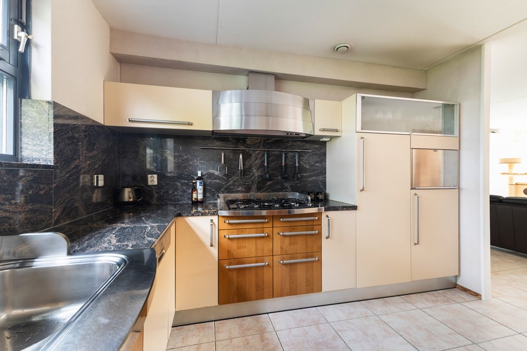 Tussenwoning te koop: Palissander 381, Dordrecht