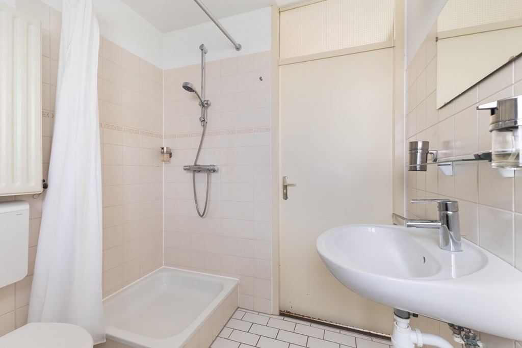 Tussenwoning te koop: Palissander 381, Dordrecht