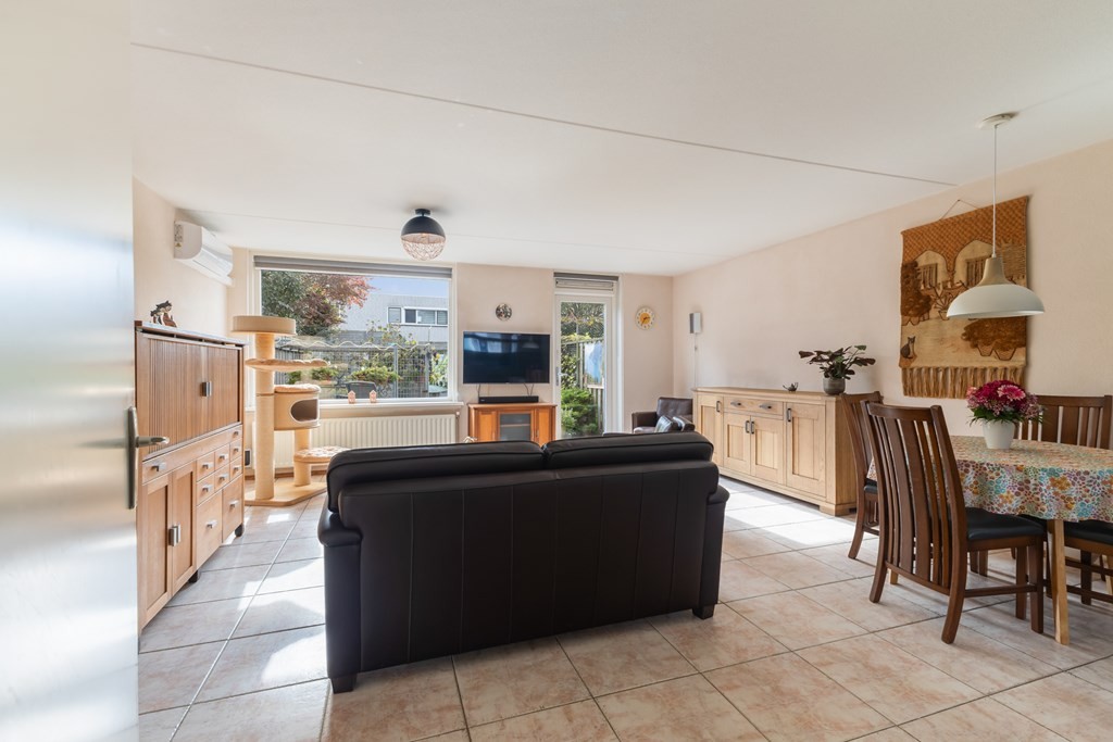 Tussenwoning te koop: Palissander 381, Dordrecht