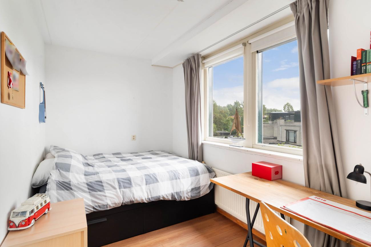 Twee-onder-één-kap te koop: Iroko 184, Dordrecht