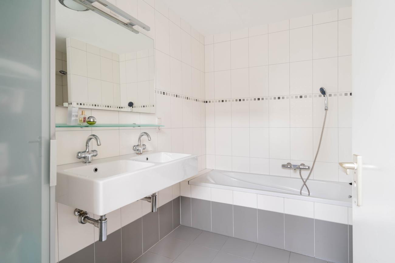 Twee-onder-één-kap te koop: Iroko 184, Dordrecht