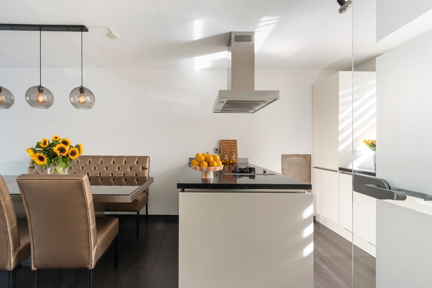 Tussenwoning te koop: Iroko 203, Dordrecht