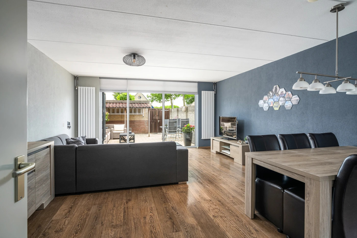 Hoekwoning te koop: Van den Broek-erf 145, Dordrecht