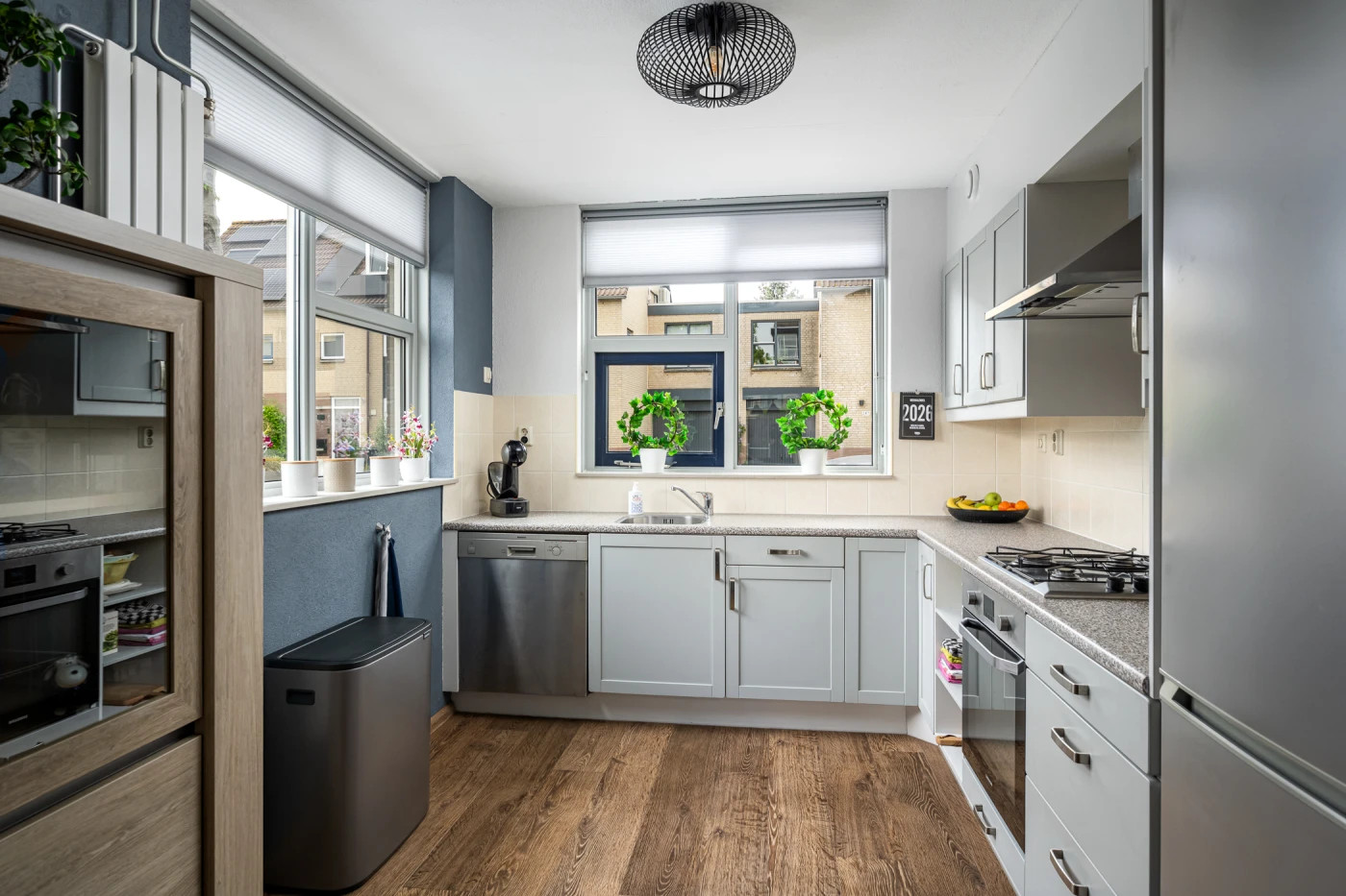 Hoekwoning te koop: Van den Broek-erf 145, Dordrecht