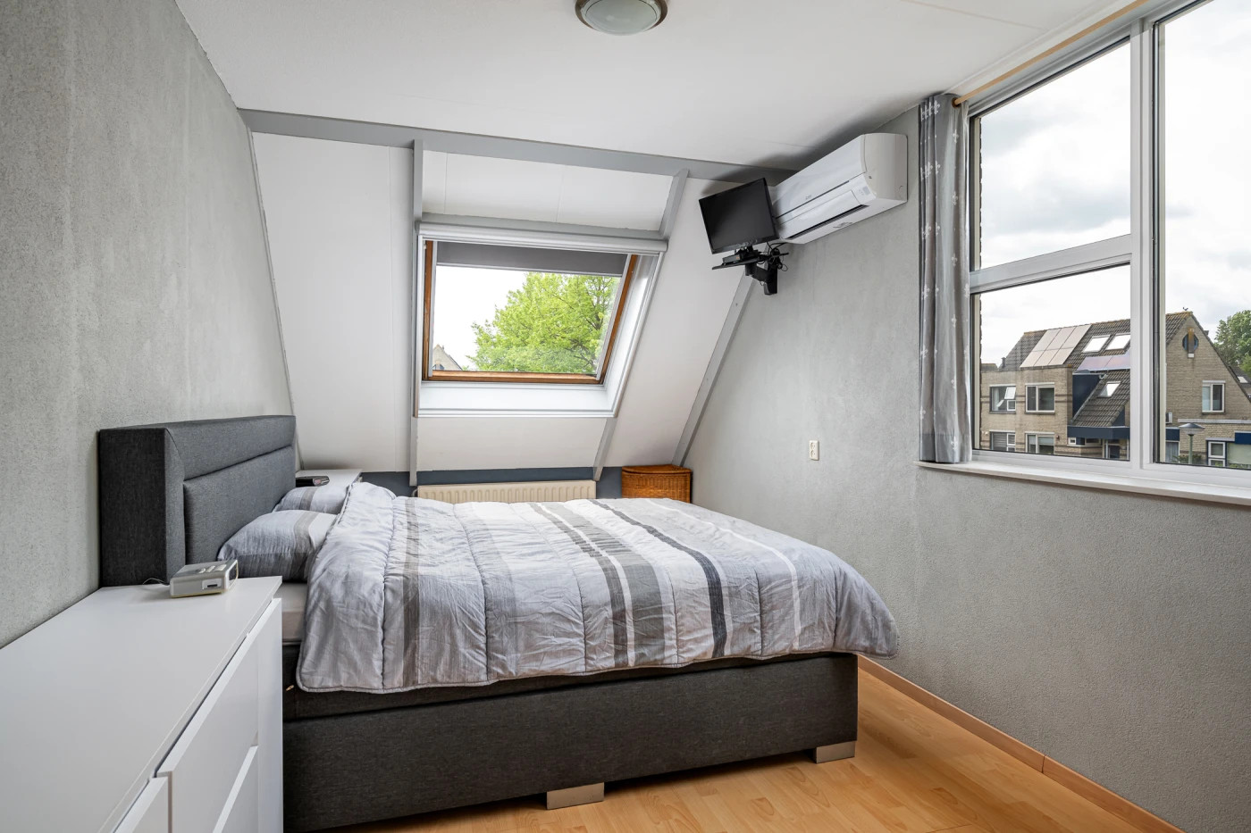 Hoekwoning te koop: Van den Broek-erf 145, Dordrecht