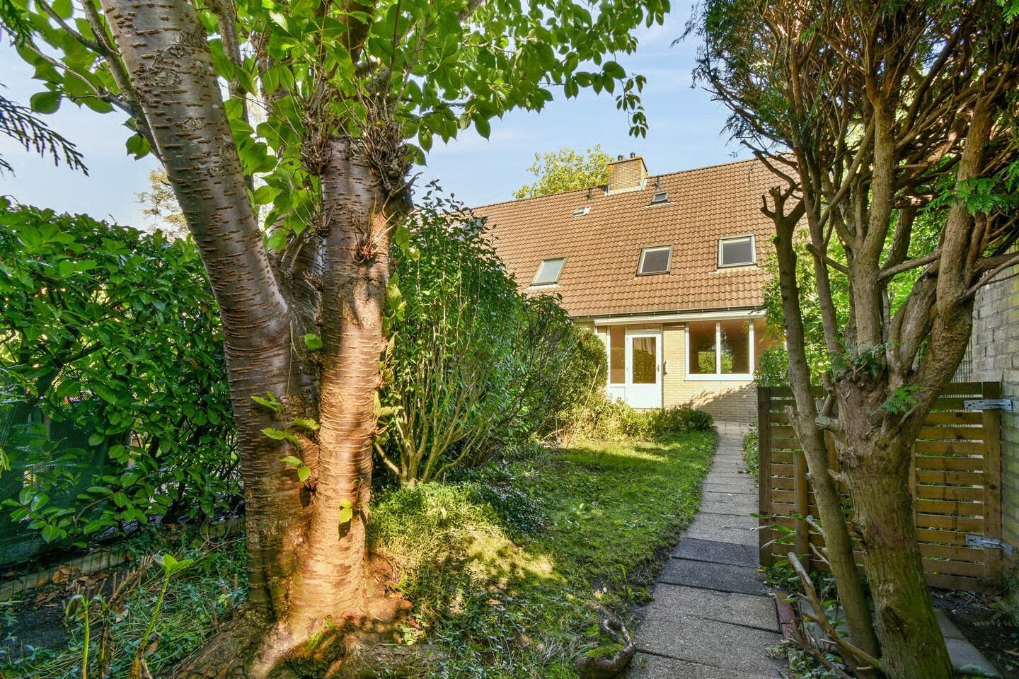 Hoekwoning te koop: Joke Smit-erf 157, Dordrecht