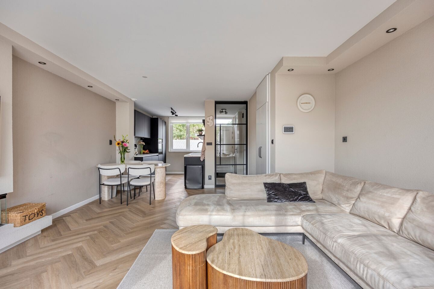 Tussenwoning te koop: Suze Groeneweg-erf 378, Dordrecht