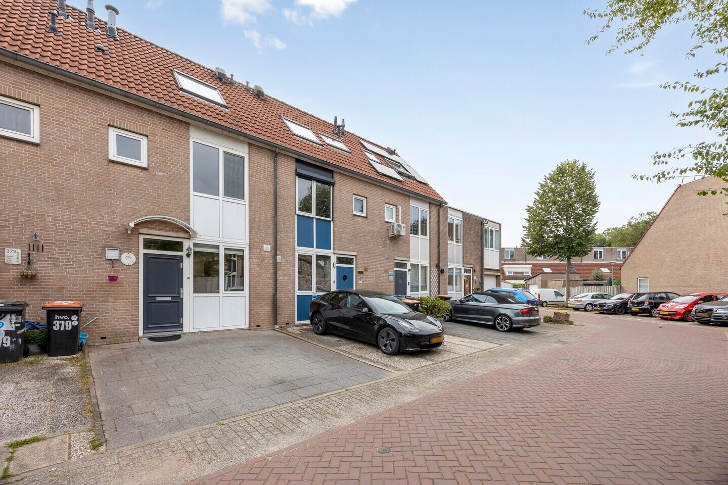 Tussenwoning te koop: Suze Groeneweg-erf 378, Dordrecht
