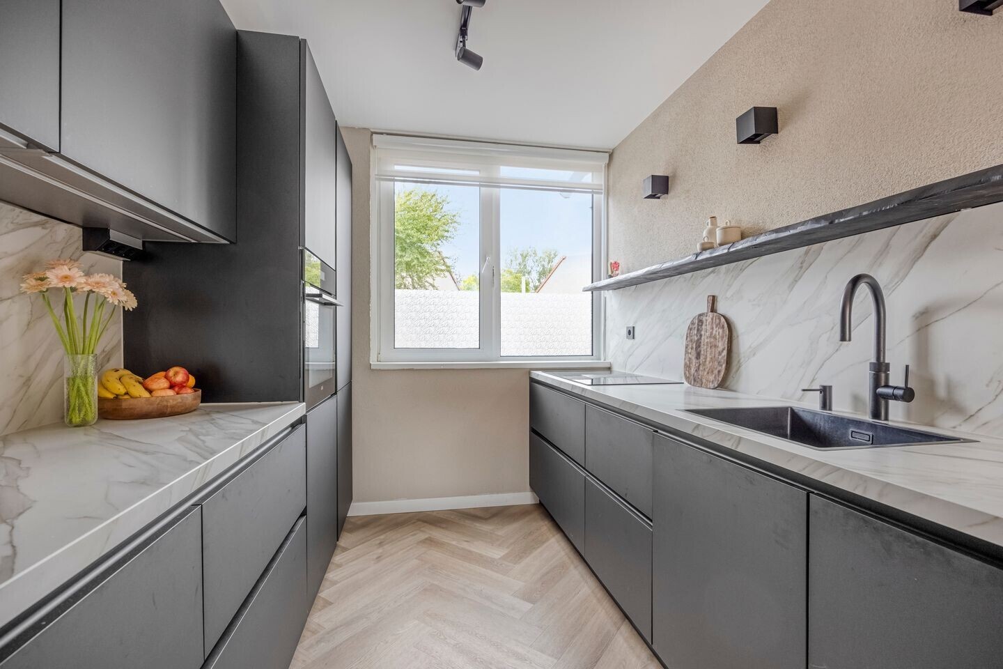 Tussenwoning te koop: Suze Groeneweg-erf 378, Dordrecht