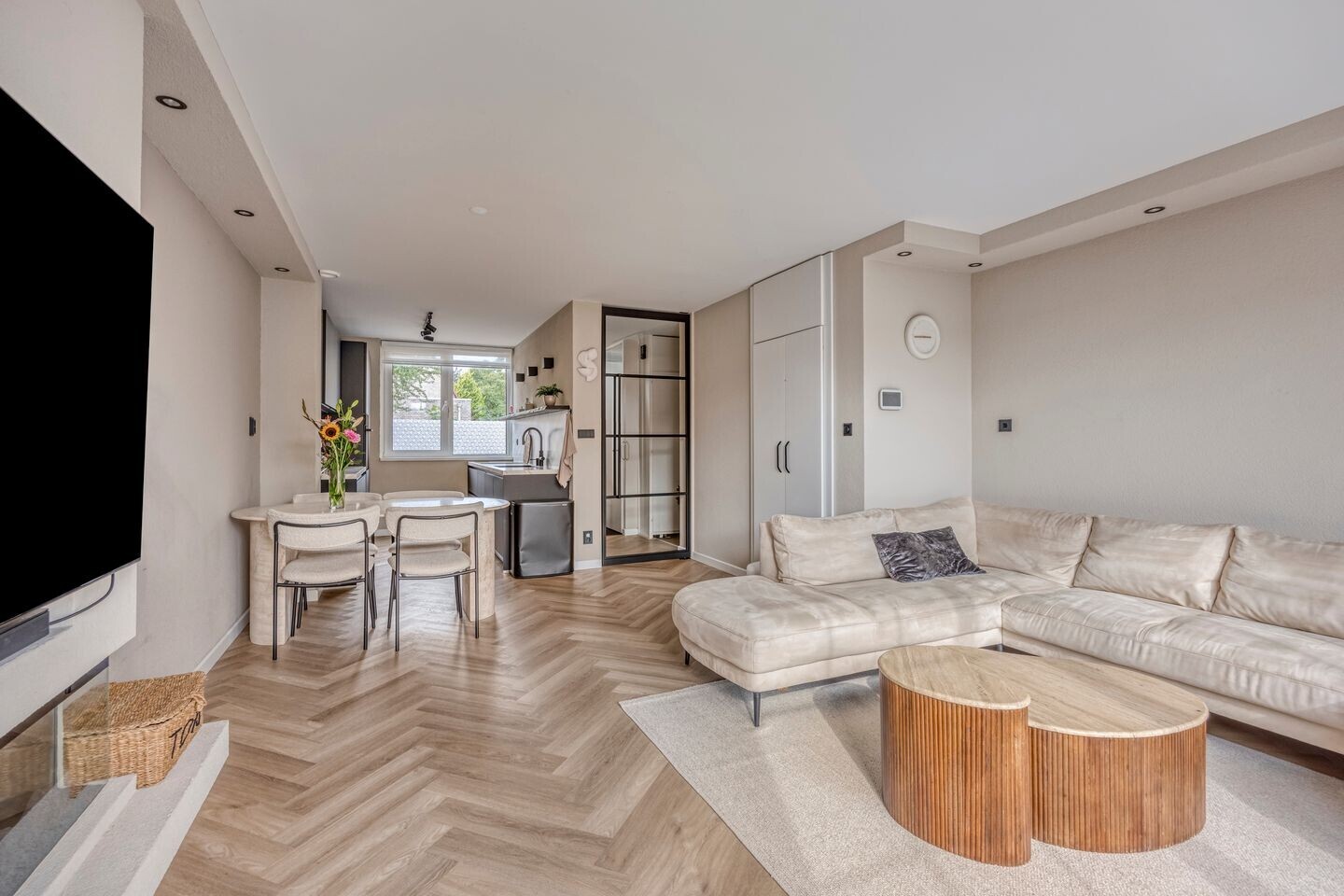 Tussenwoning te koop: Suze Groeneweg-erf 378, Dordrecht