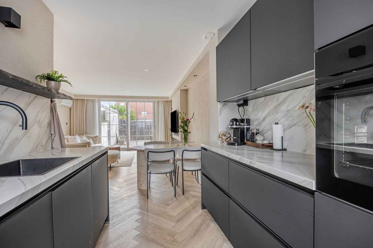 Tussenwoning te koop: Suze Groeneweg-erf 378, Dordrecht