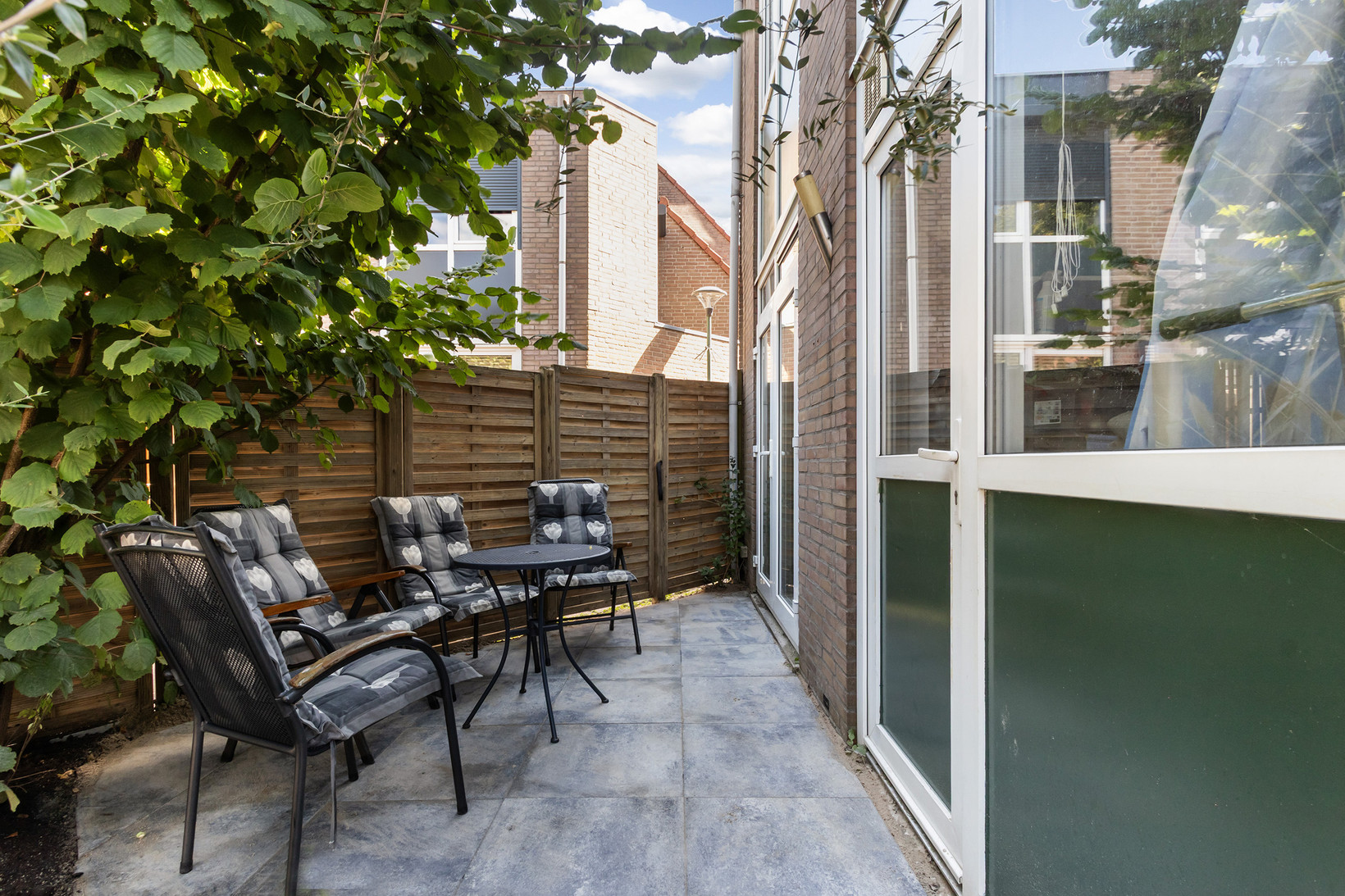 Hoekwoning te koop: Suze Groeneweg-erf 380, Dordrecht