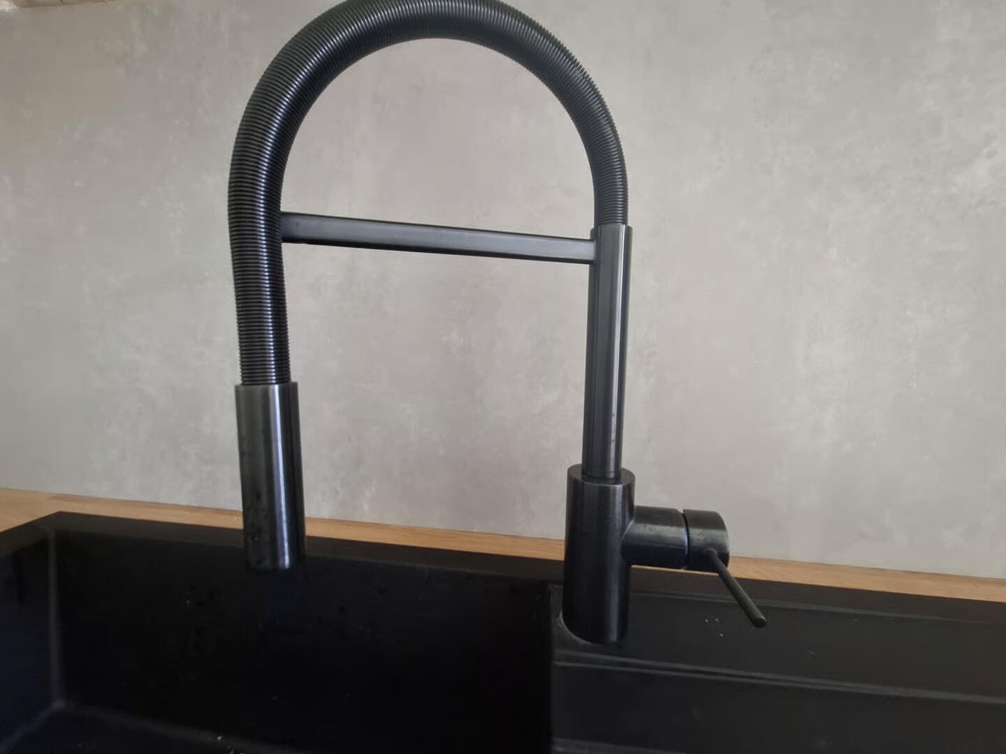 Appartement te koop: Van Almondestraat 104, Dordrecht