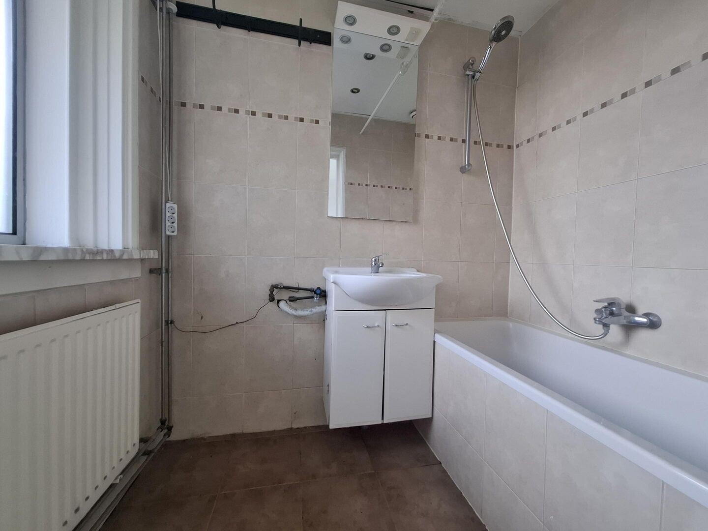 Appartement te koop: Van Almondestraat 104, Dordrecht