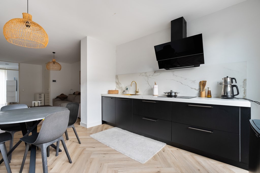 Tussenwoning te koop: Van Ewijckstraat 28, Dordrecht