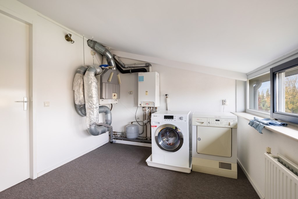 Tussenwoning te koop: Van Ewijckstraat 28, Dordrecht